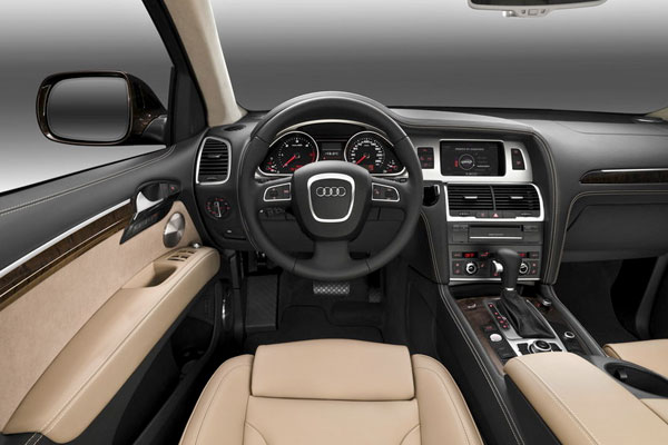 Обновленная Audi Q7 2010